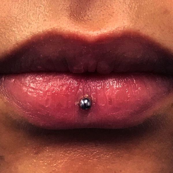Make your lips pop with an Ashley piercing